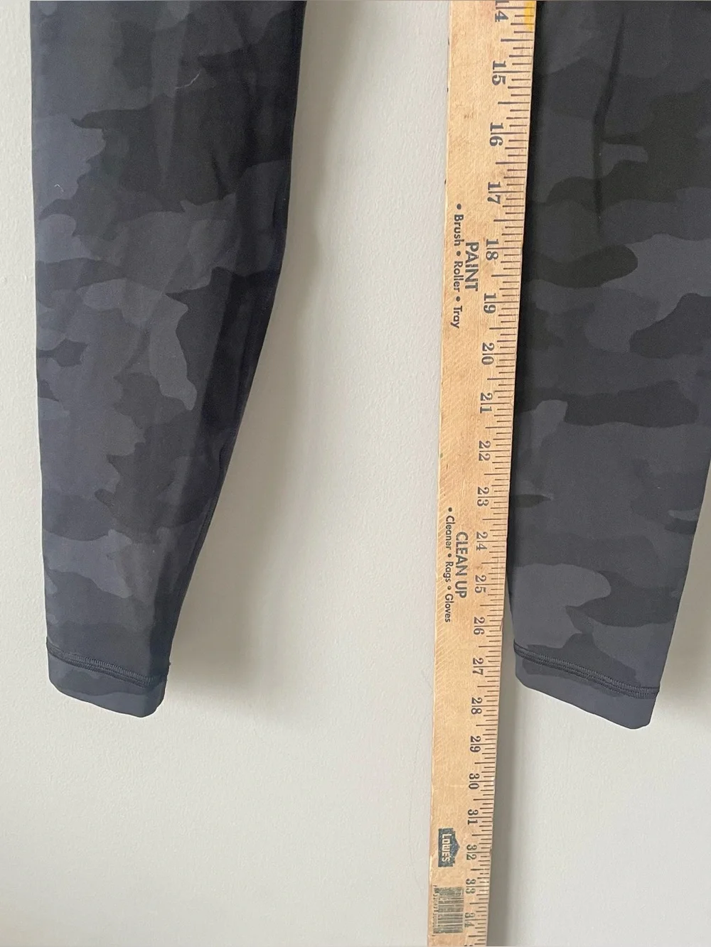 Lululemon Align High-Rise Women’s Leggings 28in Camo Deep Coal Size 2 EUC 128$